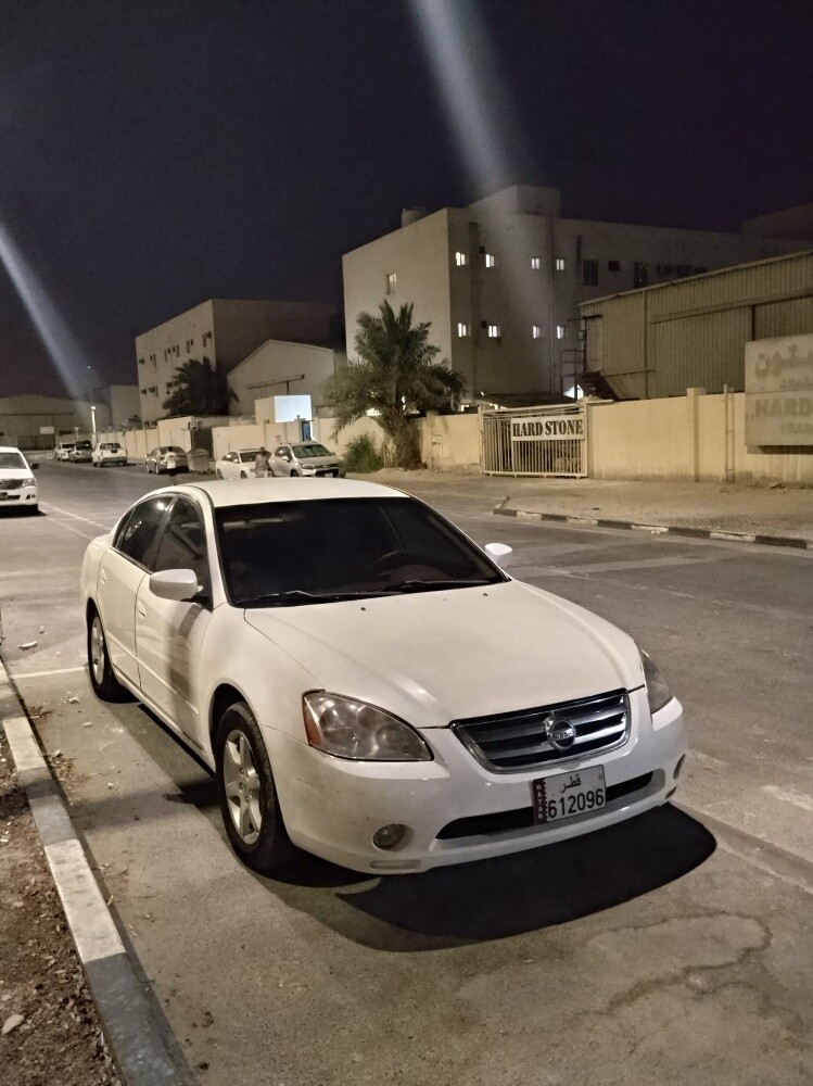 Nissan Altima - 2