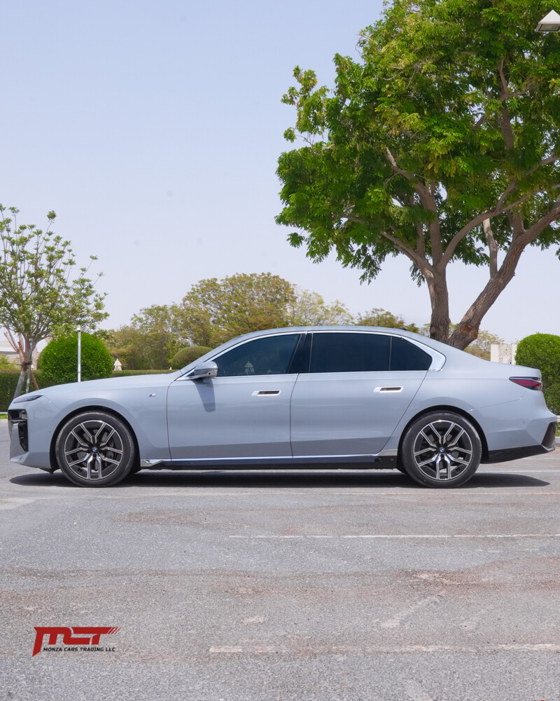 BMW 740i M - 5