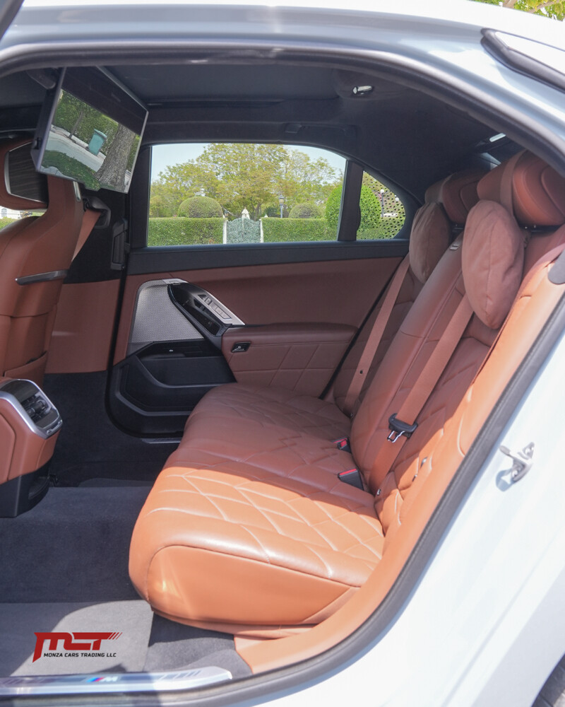 BMW 740i M - 10