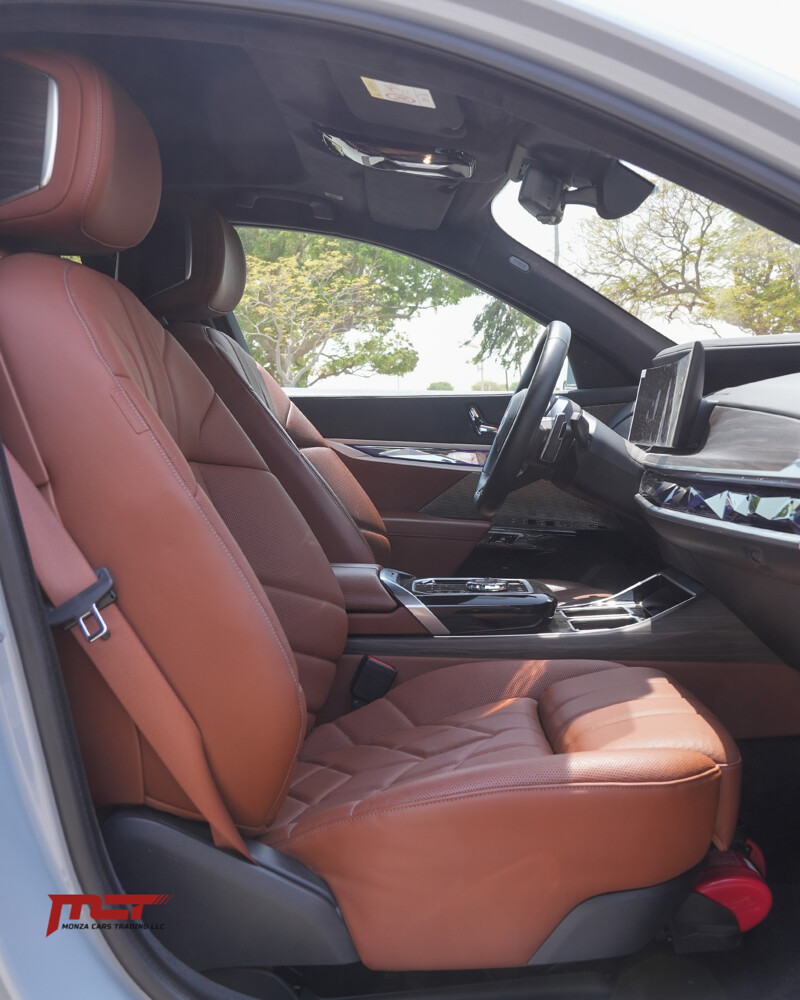 BMW 740i M - 12