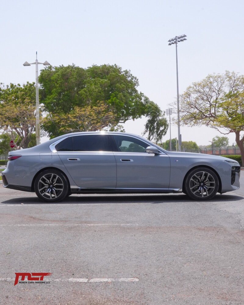 BMW 740i M - 8