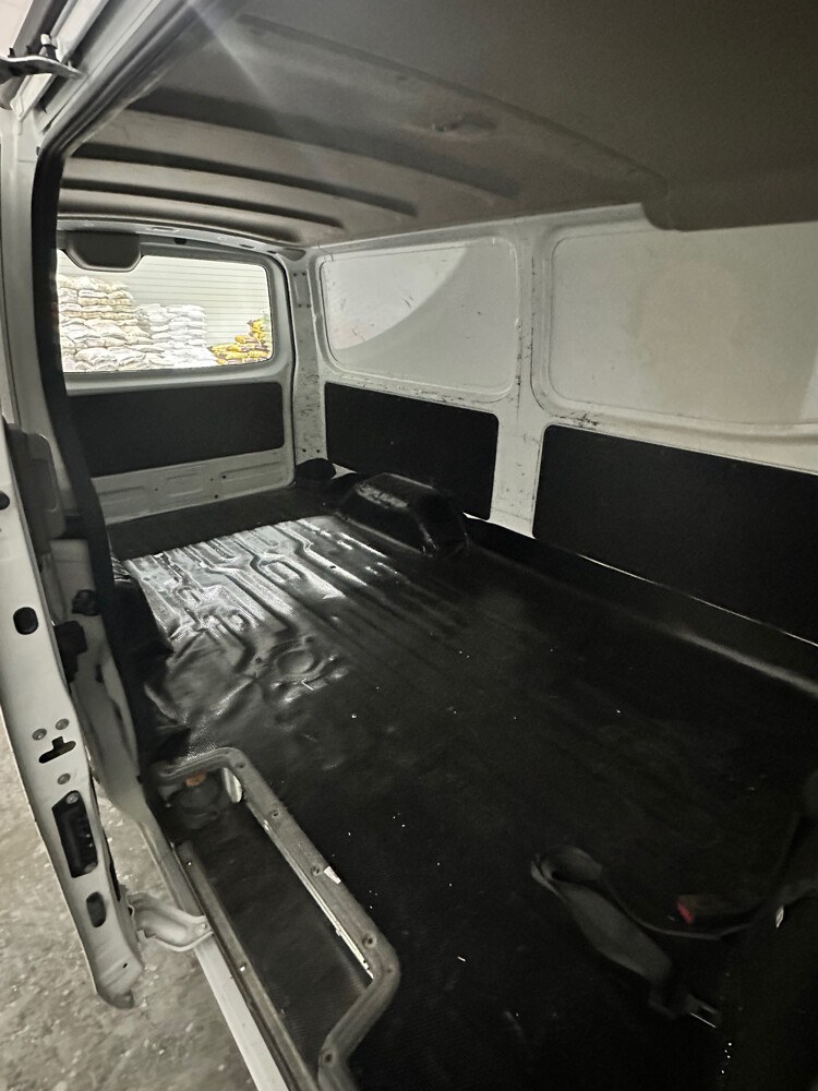 Nissan Urvan  2022| Only 104,000 KM - 3