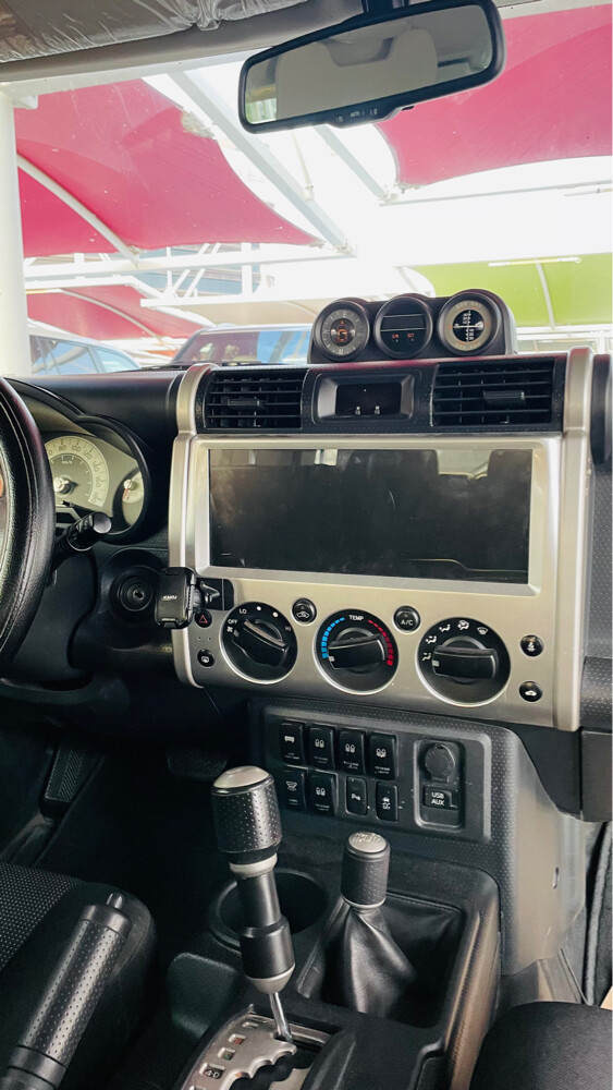 Toyota FJ Cruiser 2011, 6-cylinder  - 8