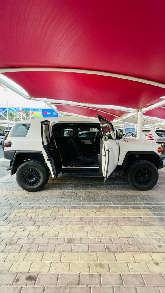 Toyota FJ Cruiser 2011, 6-cylinder  - 6