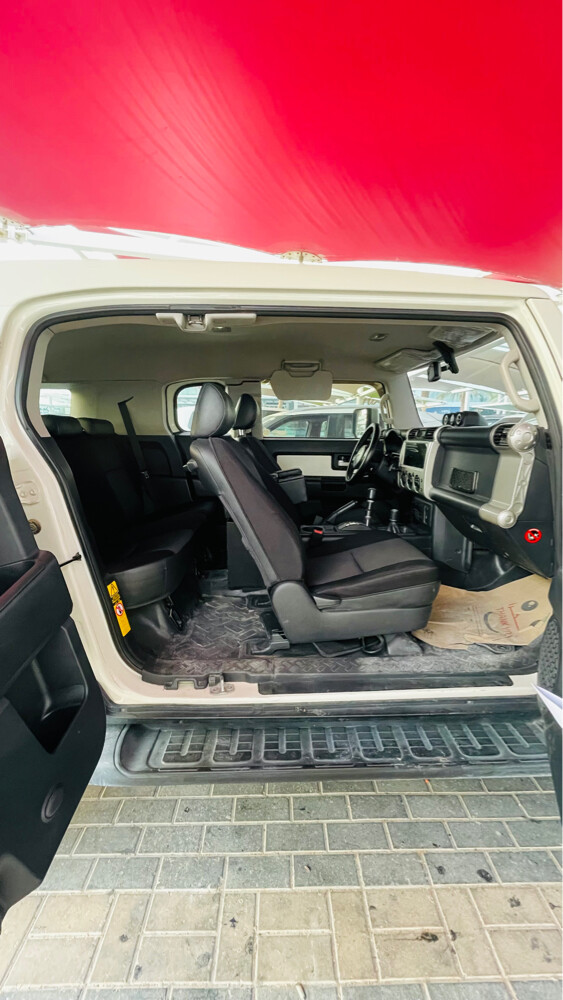Toyota FJ Cruiser 2011, 6-cylinder  - 4