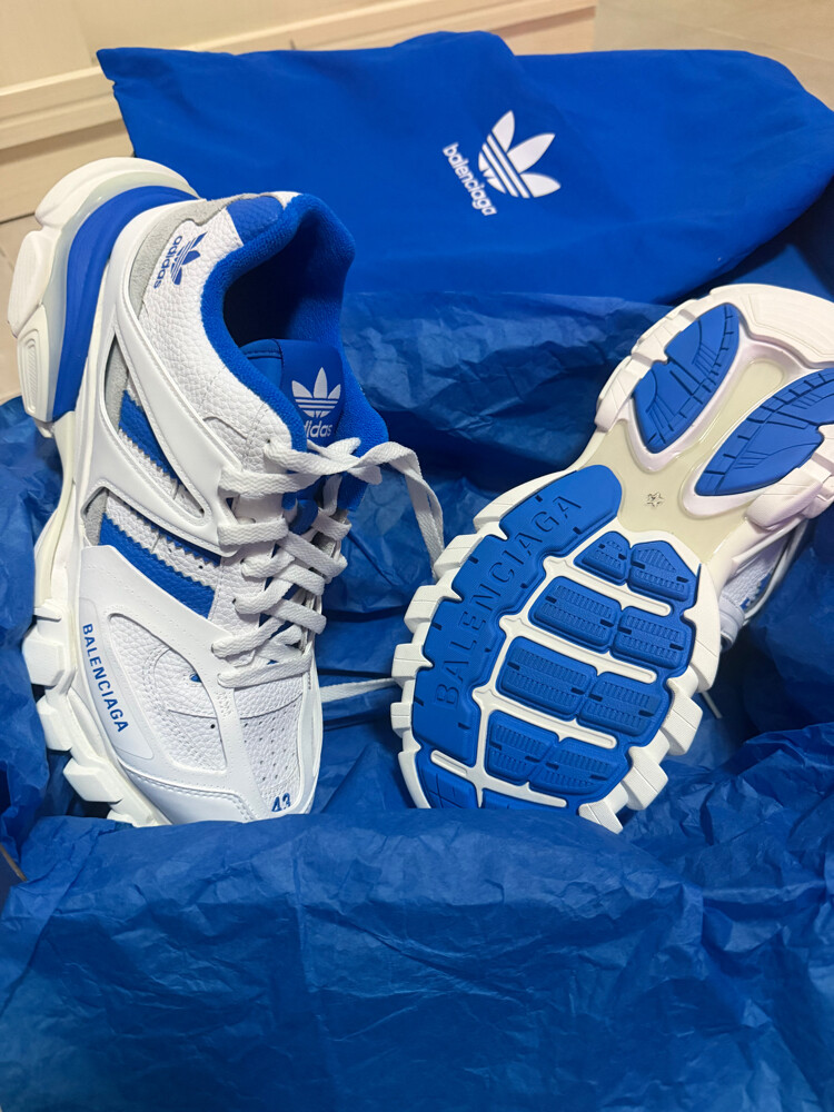 Balenciaga x adidas Track Forum Low - 9