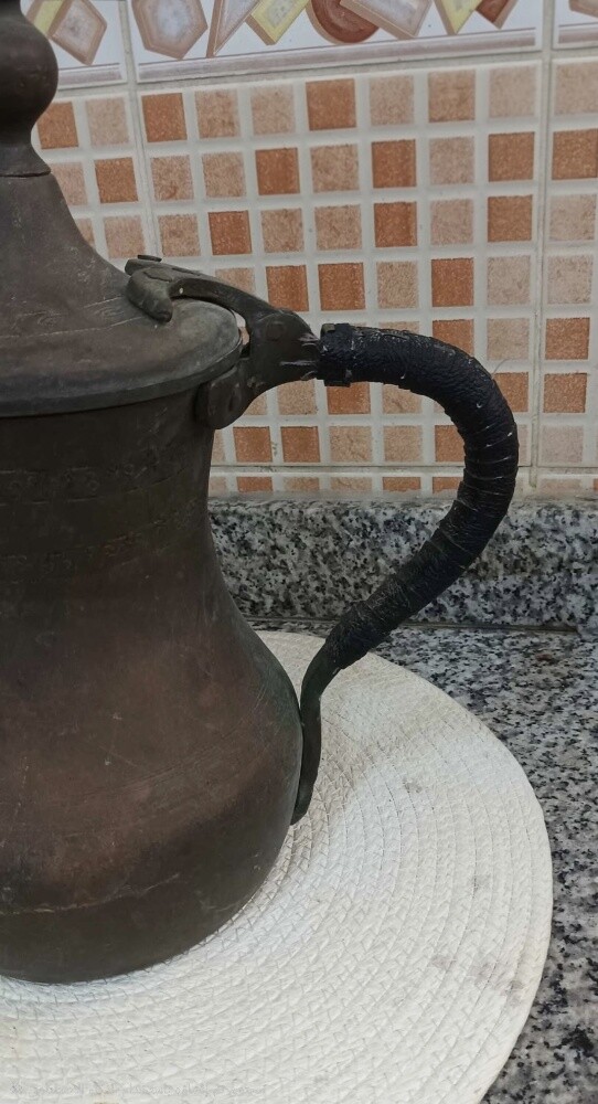 للبيع دلة نادرة حجم كبير - 3