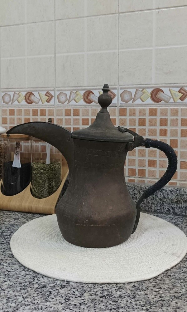 للبيع دلة نادرة حجم كبير - 4