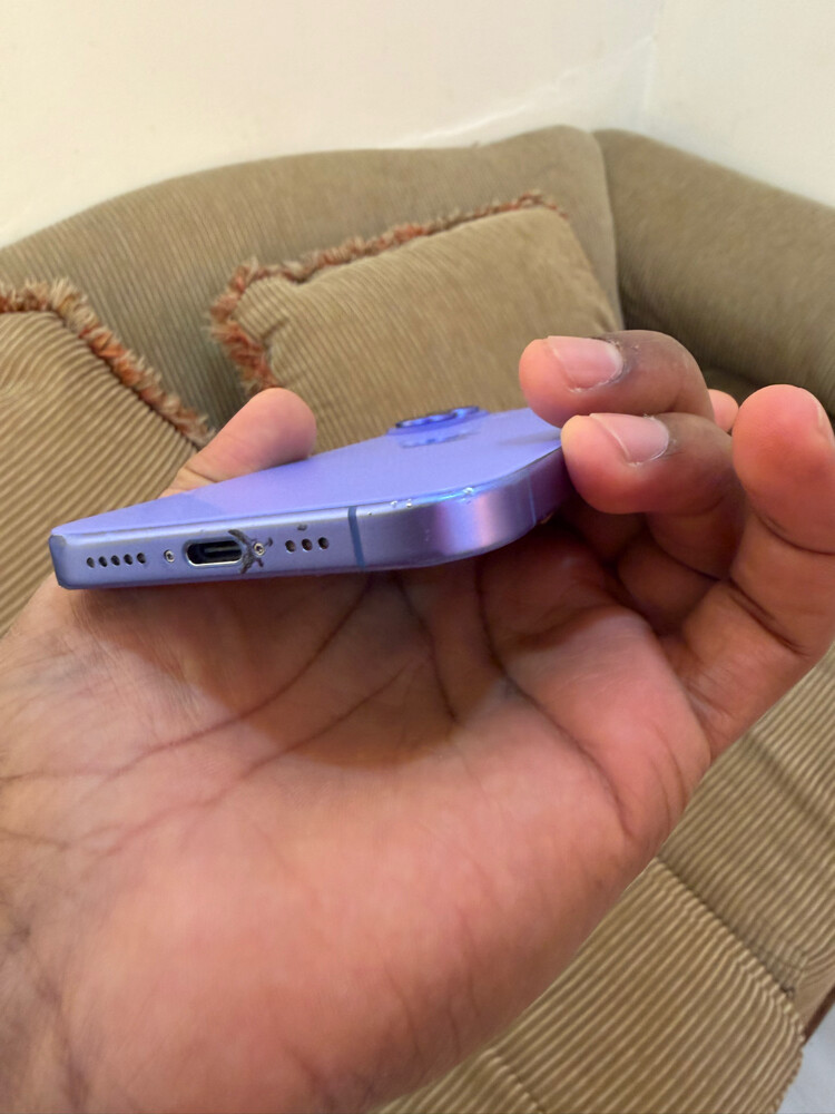 iPhone 16 128GB - 4