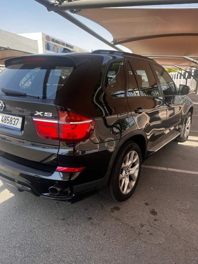 A distinctive car with full options - 6
