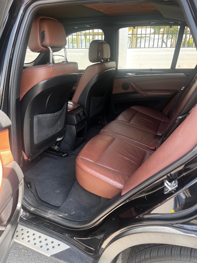 A distinctive car with full options - 3