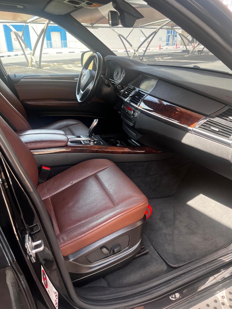 A distinctive car with full options - 5