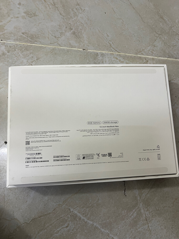 MacBook Neo like new - 13