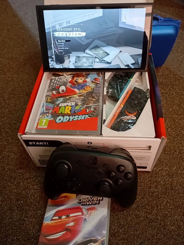 Nintendo switch 2 like brand new - 2