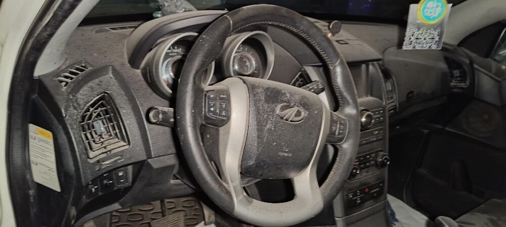 2018 Mahindra XUV - 9
