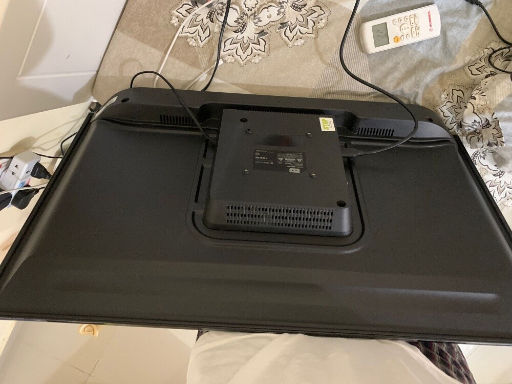 Android Tv only 1 week used. - 3