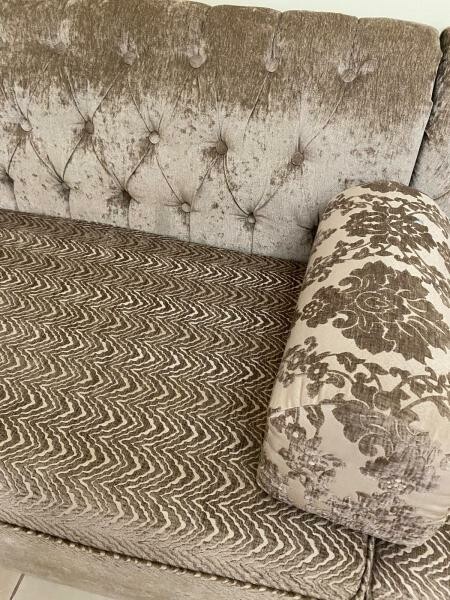 A comfortable corner sofa set - 7