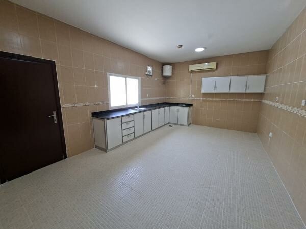 4BR VILLA IN AIN KHALED - POOL - 10
