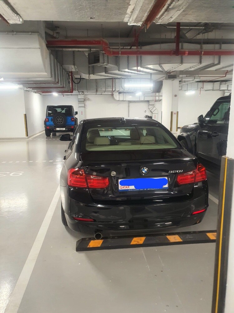 Bmw 320i model 2012 - 2
