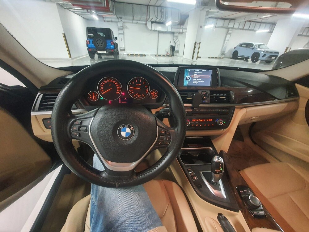 Bmw 320i model 2012 - 4