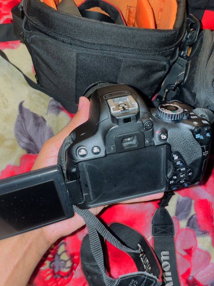 canon EOS 650D with Two Lenses - 2