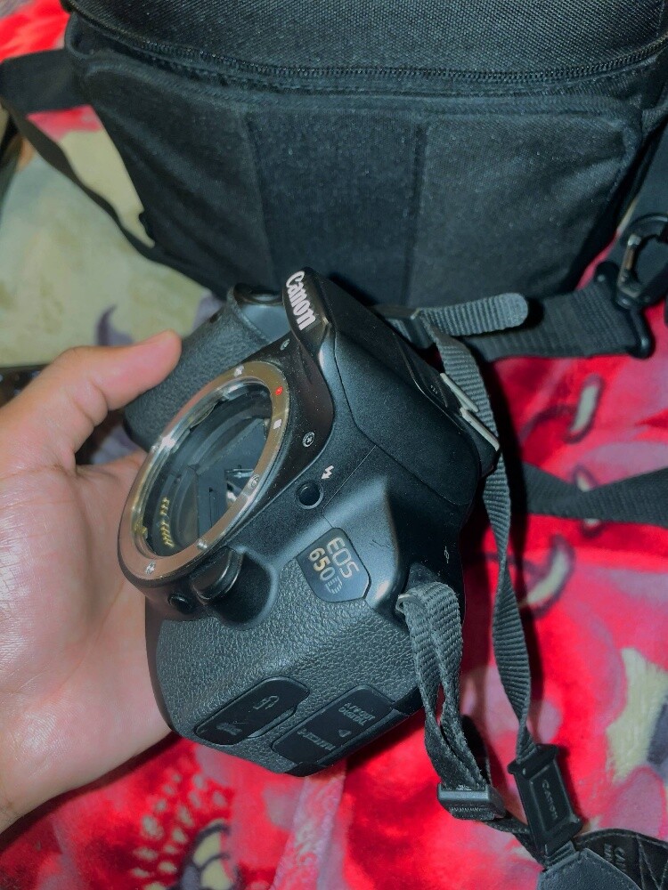 canon EOS 650D with Two Lenses - 4