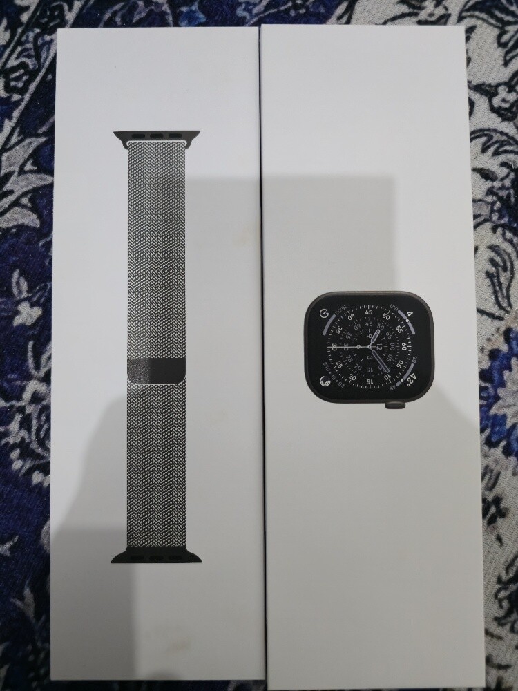 Apple Watch Series 11 Titanium 46mm - 1