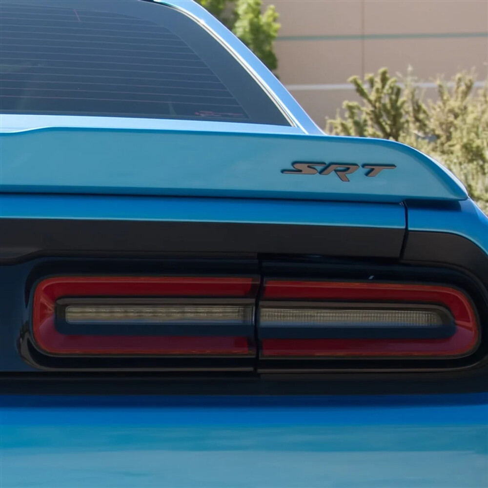 Dodge ChallengerSRT spoiler origina - 1