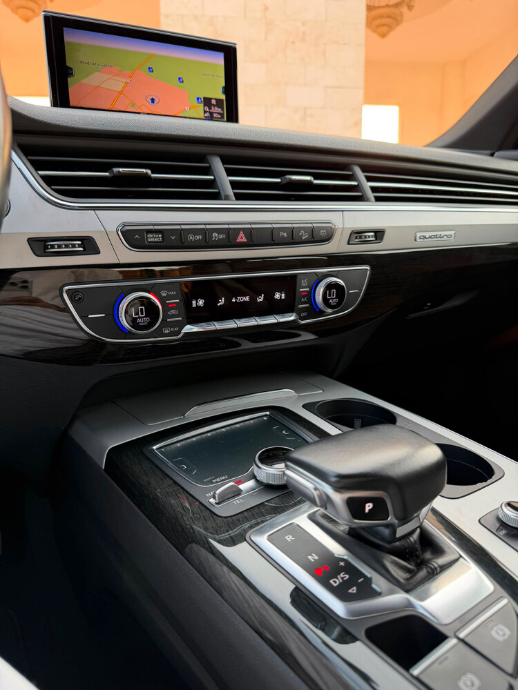 AUDI Q7 - 2