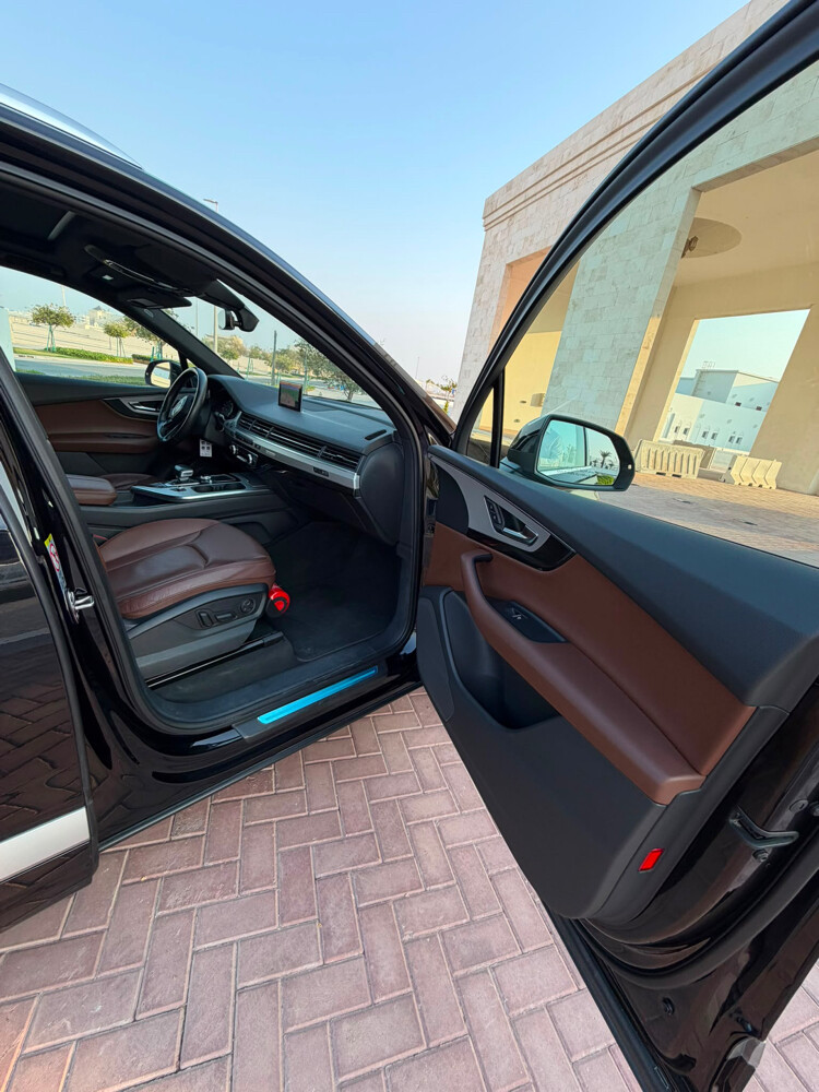 AUDI Q7 - 10