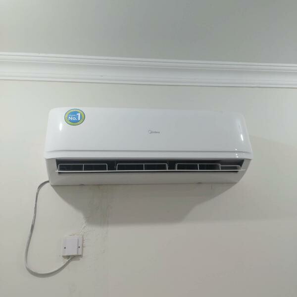 Midea split ac 1.5ton like new - 3