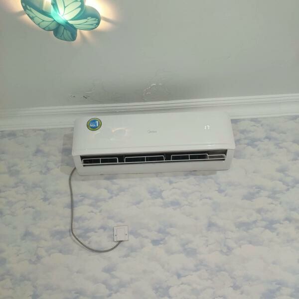 Midea split ac 1.5ton like new - 2