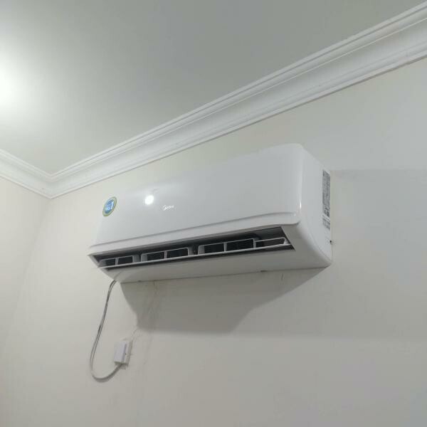 Midea split ac 1.5ton like new - 4