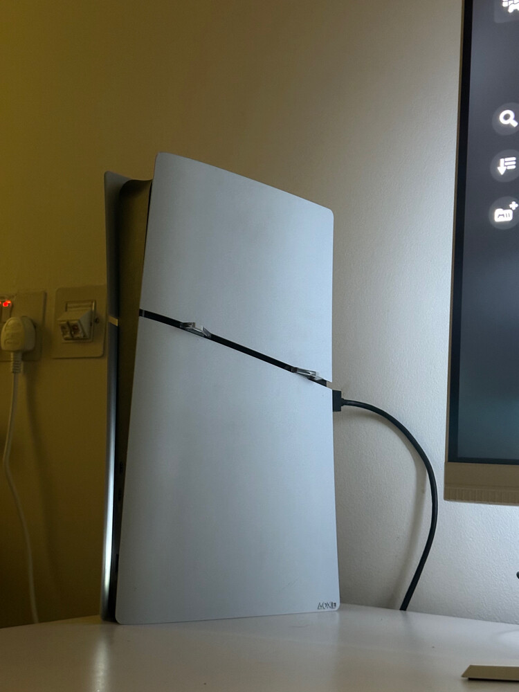 SONY 5 slim - 2