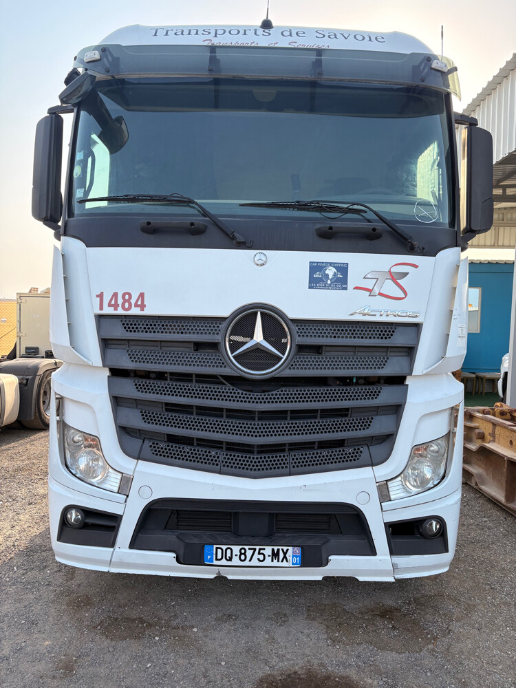 MERCEDES HEAD MP4 2015 - 6