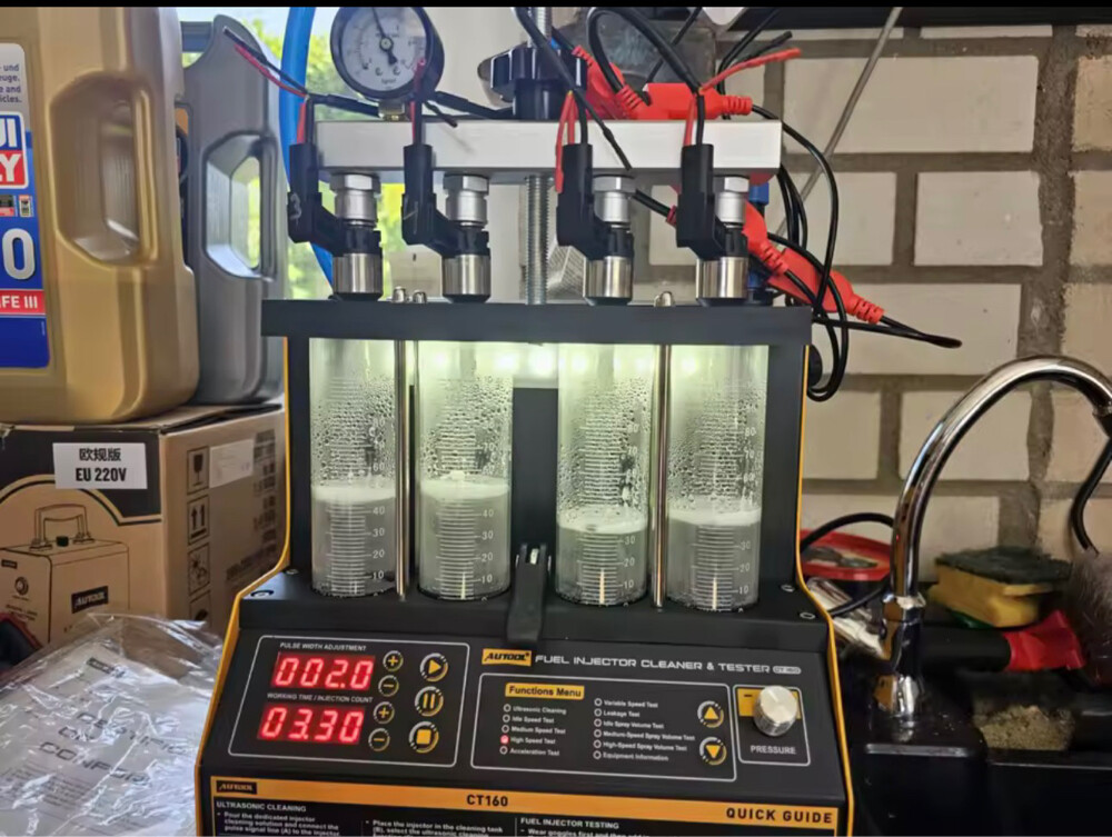 Fuel injectors cleaner and tester - 1