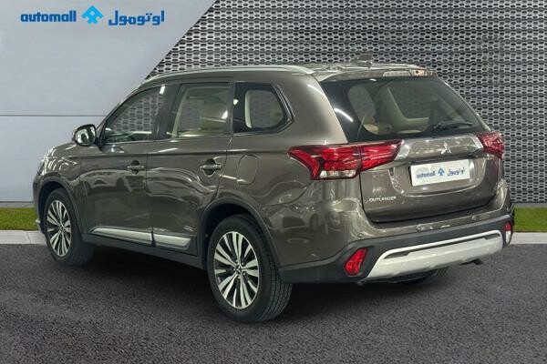 MITSUBISHI OUTLANDER 2.4L 4WD 2023 - 3