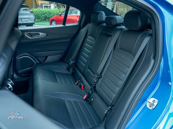 Alfa Romeo Giulia Quadrifoglio - 12