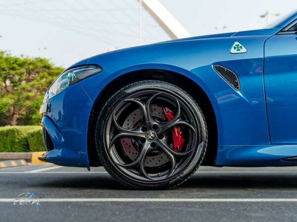 Alfa Romeo Giulia Quadrifoglio - 14