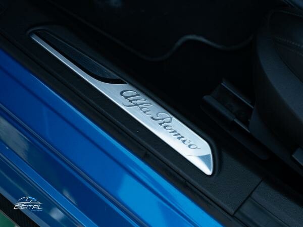 Alfa Romeo Giulia Quadrifoglio - 11