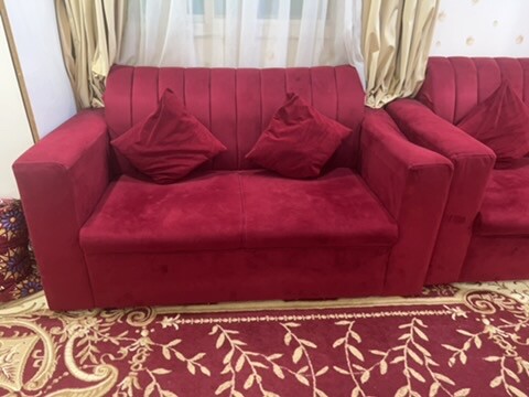 sofa and i dont have whatsapp - 2