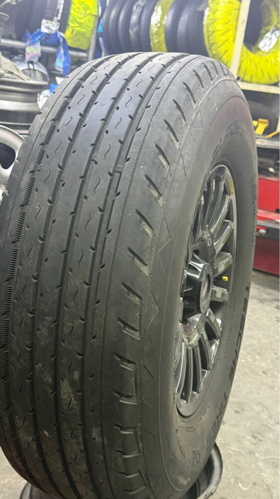 o.z racing rim with tyre 5 picec  - 3