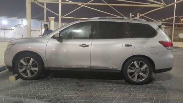 2015 Nissan Pathfinder SV - 2