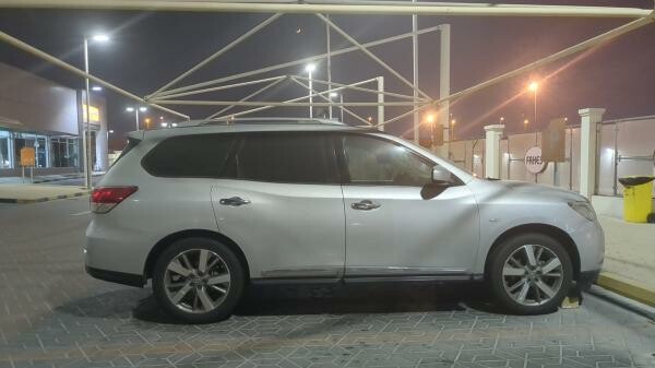 2015 Nissan Pathfinder SV - 3