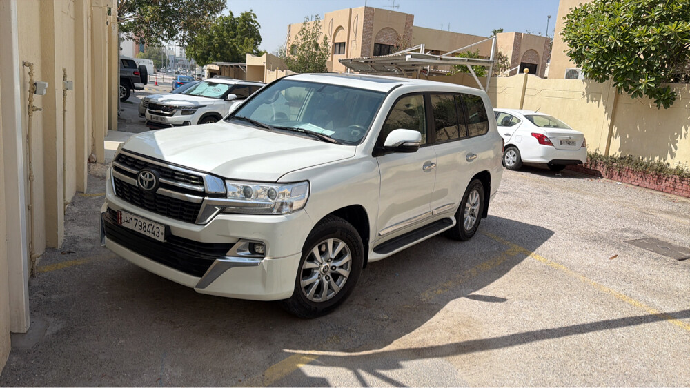 land cruiser - 1