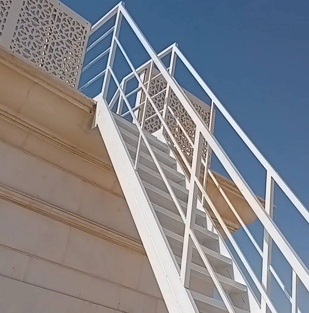 نقوم بجميع الحدادة ترتيب وتركيب ا - 17