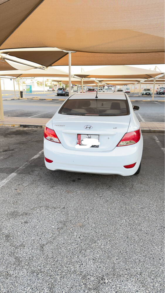 Hyundai accent   - 4