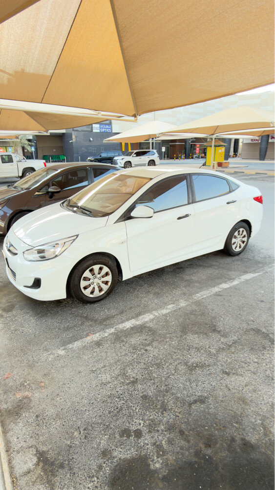 Hyundai accent   - 9