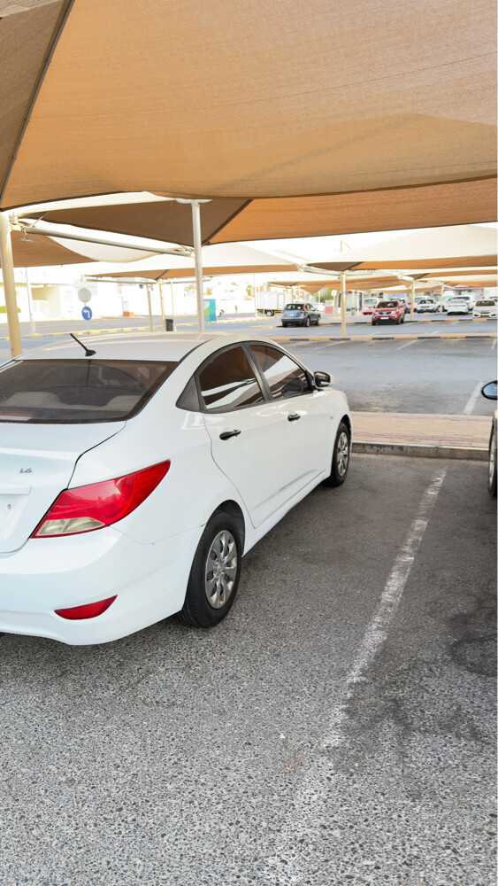 Hyundai accent   - 6