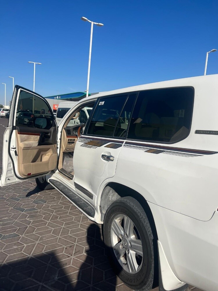 Land Cruiser GXR - 2